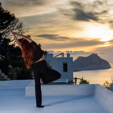 Uranos Ξενοδοχείο *